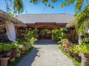 Coucou Bar Hotel and Restaurant