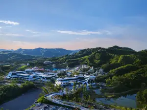 Aeson Gilman Resort