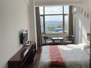 Huining Hengrui Business Hotel