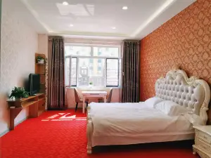Jiamusi comes to stay in the hotel