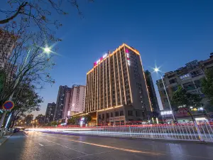 Echarm PLUS Hotel (Xiangyang Minfa World City Branch)