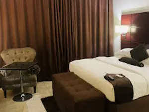 Geneva Hotel and Suites