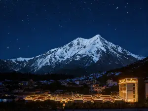 璞蘭鼎峯酒店（蘭坪縣中心廣場店）