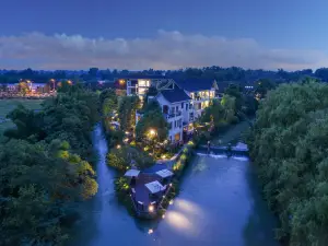 Flowing Strings  Homestay