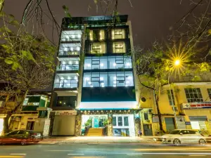 Phong Lan Building and Apartments