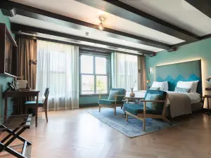 The Hendrick's Hotel