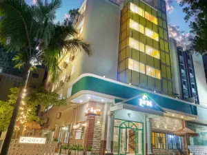 Summer Hotel (Shangchuanfei Beach)