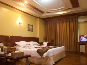 Hotel Queen Mandalay