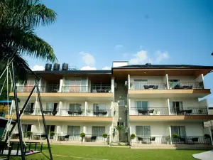 Majestic Lake Front Hotel & Suites