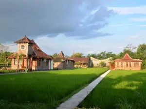 Alamanda Family Villas, Pool & Local Tours