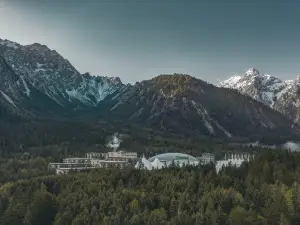 InterContinental Hotels RESORT JIUZHAI PARADISE by IHG