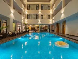 Lugu Lake Qingchen International Lake View Resort Manor (Daluoshui Pier Branch)