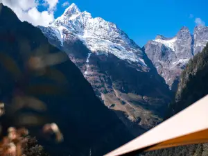 Yubeng Snow Mountain Vow Luxury Tent Hotel