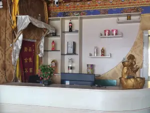 Yijia Business Hotel