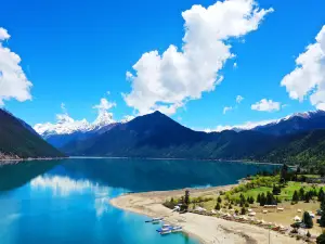 Basongtuo Himalaya Light Luxury Camping Base