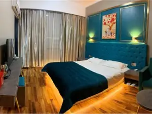 Zhongyun Hotel (Baofeng Longxing Road)