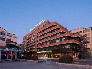 Dandong Railway Station Yalu River Broken Bridge Yaduo Hotel