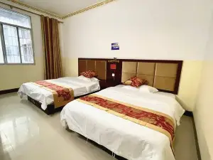 Fengshan Dalisi Business Hotel