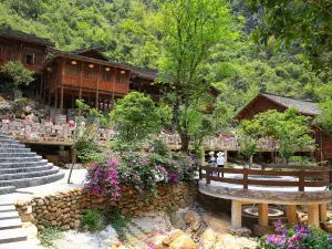 Qiangu Wooden House B&B (Fenglin Buyi Scenic Area)