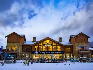 Hyakumangoku Onsen Hotel