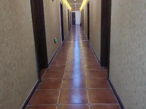 Kulunqi Yuxin Fashion Hotel