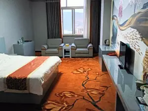 Pengyang Zirui Hotel