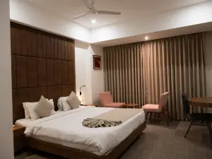 RAAJ SVASTIK INN