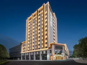 Lifeng Hotel (Kuitun Municipal Government Friendly Fashion Shopping Center Store)