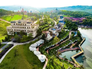 Xundian Fenglongwan Resort Hotel