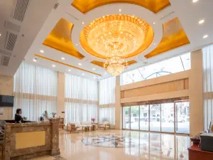 Qijun Hotel (Liling No.1 High School Railway Station Branch)