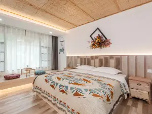 Shanshe · Shennongjia B&B (Muyu Town Store)