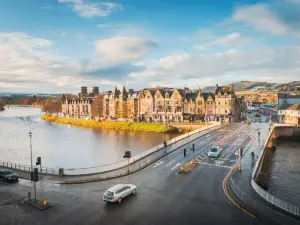 Highland Apartments by Mansley
