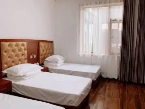 Liqun Inn