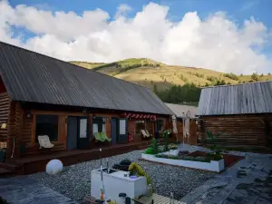 Pengyou Yinsu Design Guesthouse (Kanas Old Village)