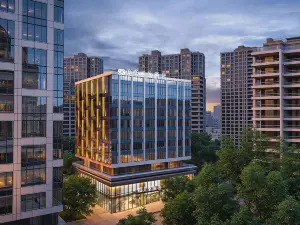 MEHOOD LESTIE Hotel (Zhengzhou East Station Zhengdong MixC Store)