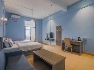 Azure Cloud Sea Apartment (Shenzhen Shantou Cooperation Zone Branch)