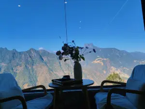 Mountain Homestay (Old Munden Village Shop)