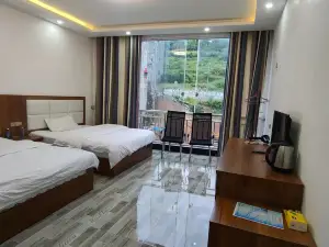 Yiyi Hotel