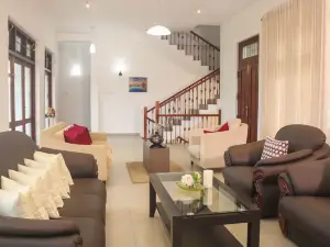 Holistic Villas Hills