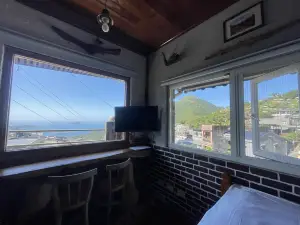Mountain Sea Bay B&B