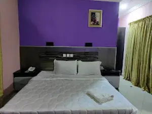 Henry George Hotel