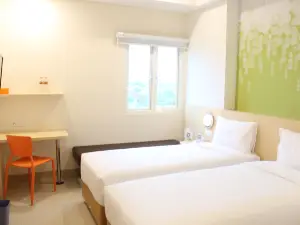 Zest Hotel Parang Raja Solo