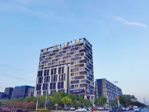 Platinum Whale Yue Hotel (International Logistics Park, Zhengzhou Economic Development Zone)