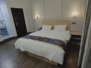 Napo Yiju Business Hotel