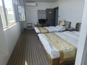 Dongping Hongtai Business Hotel