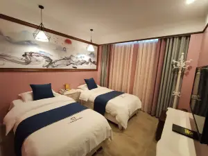 루저우 산마오 온천 홀리데이 호텔