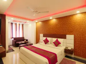 Hotel Ark Wood Residency Near Delhi International Airport