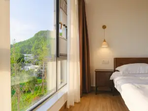 Xinchang Mountain Residence