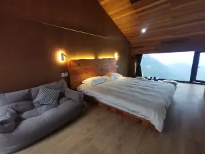 Floating Clouds Homestay
