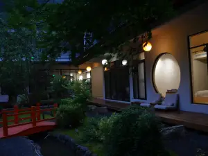 Xinchang Ma Fanglanshan Homestay